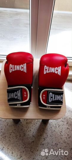 Боксёрские перчатки clinch 8 oz