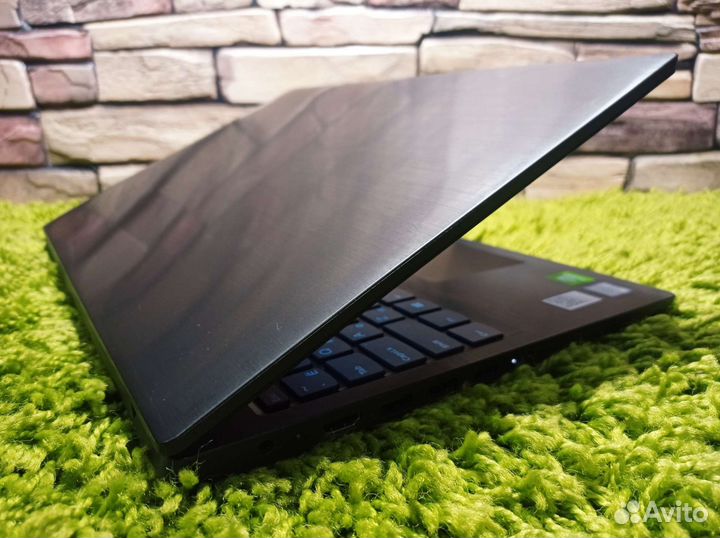 Игровой Lenovo Core i3-7020 8Gb SSD GeForce MX110