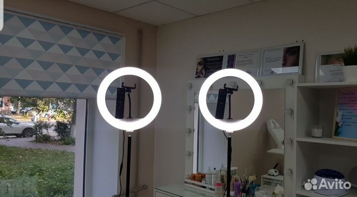 Кольцевая лампа 32см на штативе