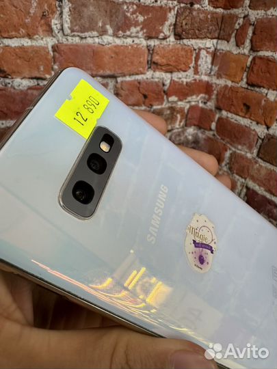 Samsung Galaxy S10e, 6/128 ГБ