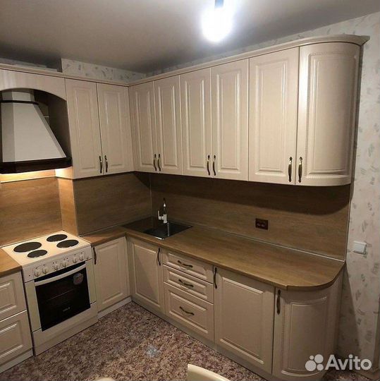 Кухонный гарнитур угловой