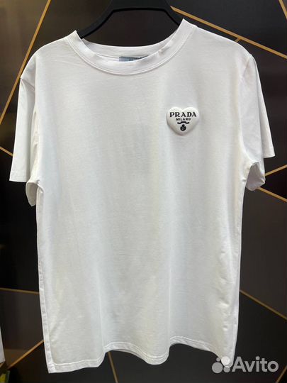 Футболка prada