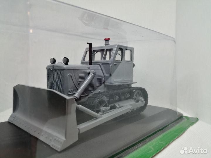 Модель Гусеничный промышленный трактор Т-100М