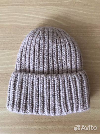 Шапка новая, утеплённая с флисом, разного цвета