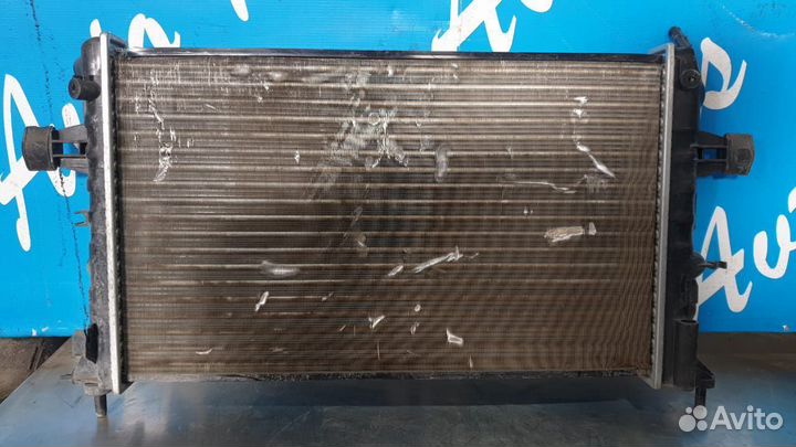 Радиатор охлаждения Опель Астра G
