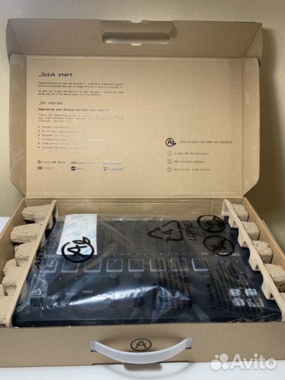 Midi клавиатура Arturia MiniLab 3 Deep Black