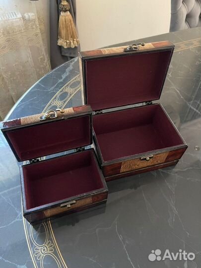 Деревянная шкатулка