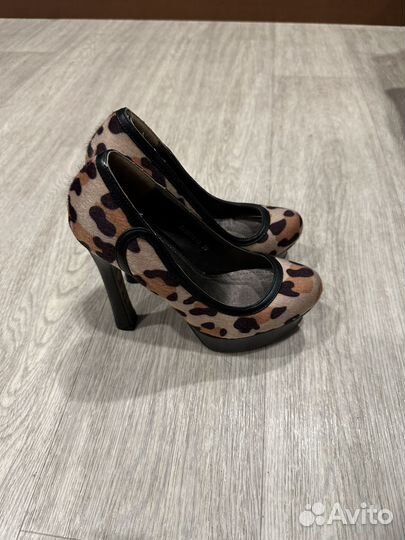 Платье, туфли и клатч