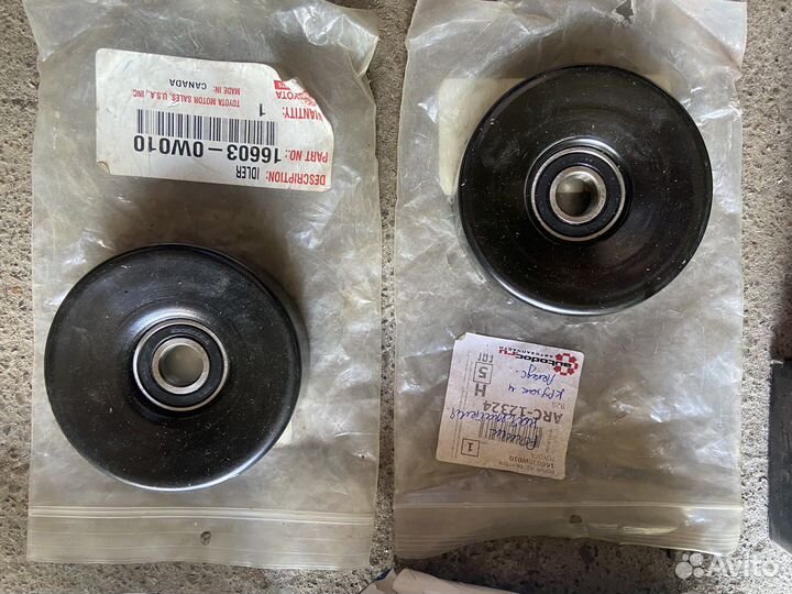 Ролик натяжителя приводного ремня