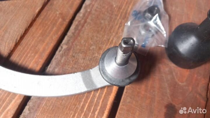 Рулевой наконечник левый Volvo S60 S80 V70II