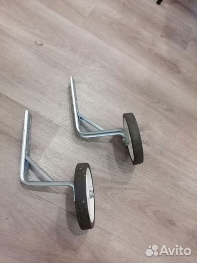 Колеса боковые на детский велосипед