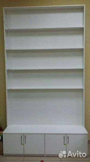 Шкаф витринный