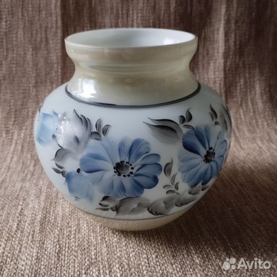 Ваза.Молочное стекло. Винтаж