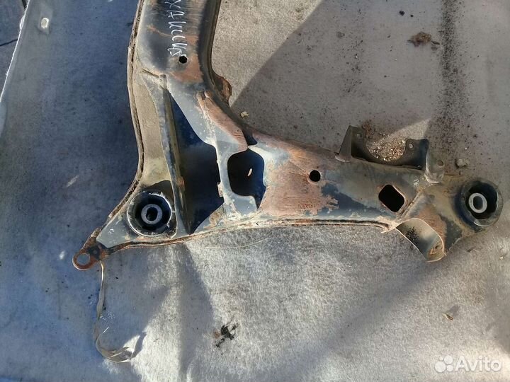 Балка подмоторная 1.8 механика VW Passat B5