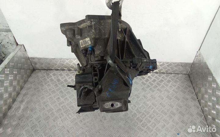 МКПП (механическая коробка переключения передач) F