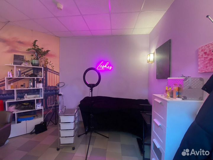 Рабочее место в аренду мастер маникюра