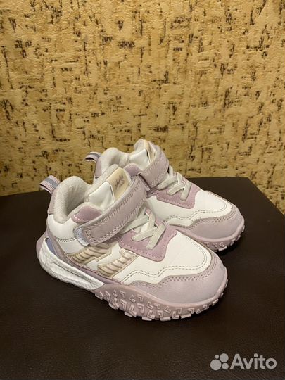 Кроссовки для девочки