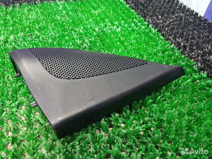 Уголок зеркала внутренний правый Mitsubishi L200