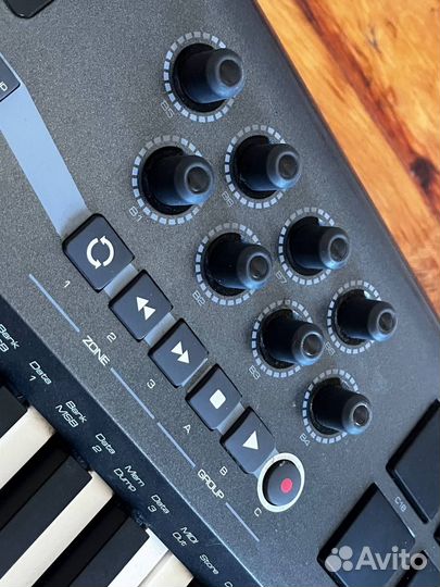 Midi контроллер M-Audio Axiom 25