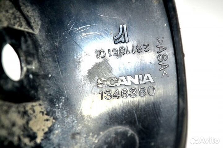 Накладка кронштейна бокового зеркала нижнего левог