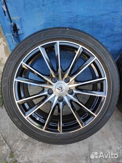 R18 Bridgestone Regno GR001 225/45, PCD 5x114.3 DIA 73.1