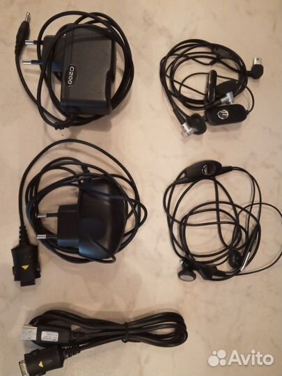 Телефоны и аксессуары