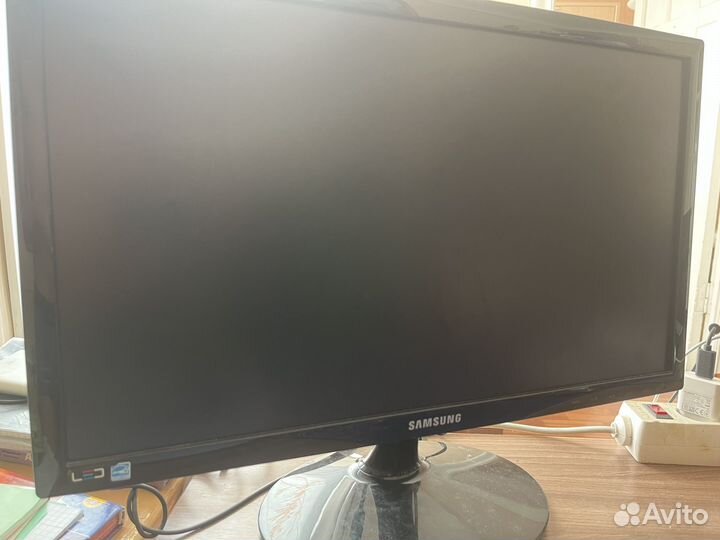 Монитор Samsung