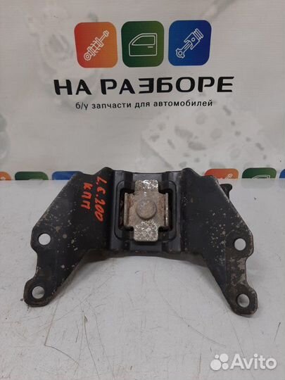 Подушка кпп Toyota Land Cruiser 200 1VD-FTV 2014