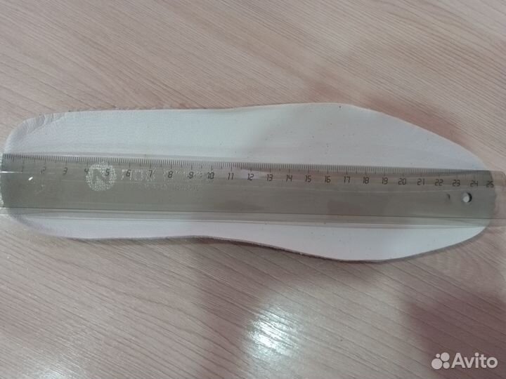 Новые женские кроссовки