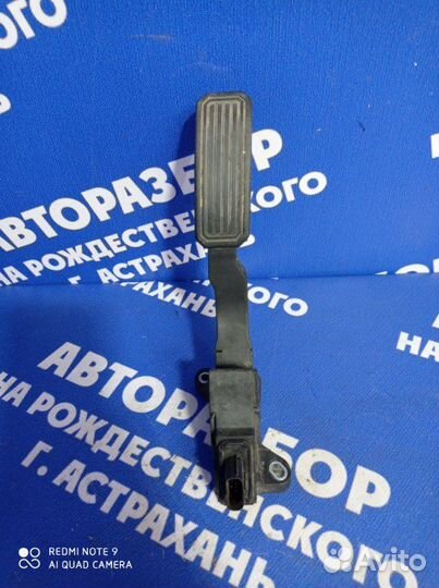 Педаль газа Toyota Rav4 кроссовер 2008
