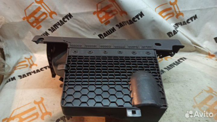 Бардачок Skoda Rapid