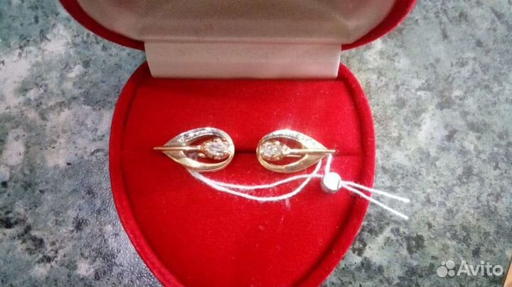 Золотые серьги