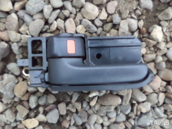 Ручка двери внутренняя левая Toyota Ist NCP61