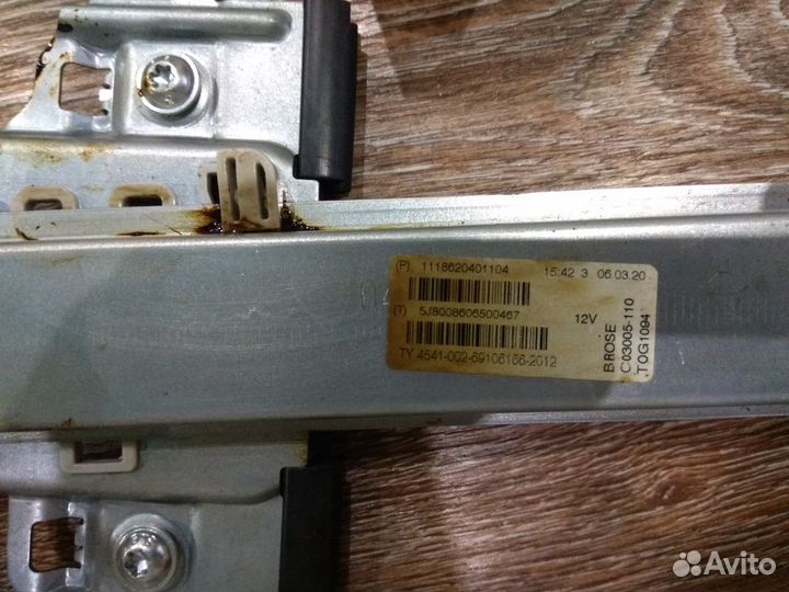 Стеклоподъёмники задние на Ладу Гранту