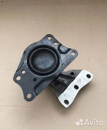 Подушка двигателя Volkswagen