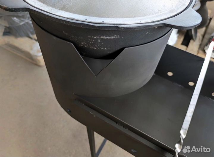 Мангал с подказанником