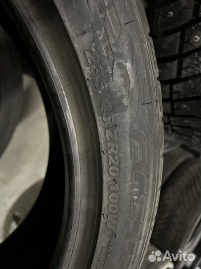 Kumho Ecsta PS71 235/45 R20