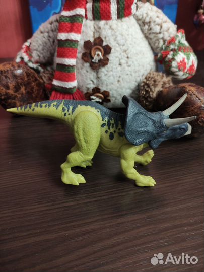 Динозавры jurassic world