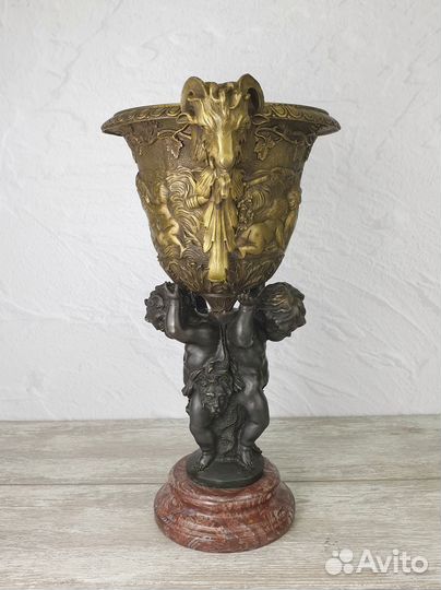 Бронзовая ваза 