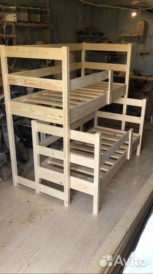 Двухъярусная кровать