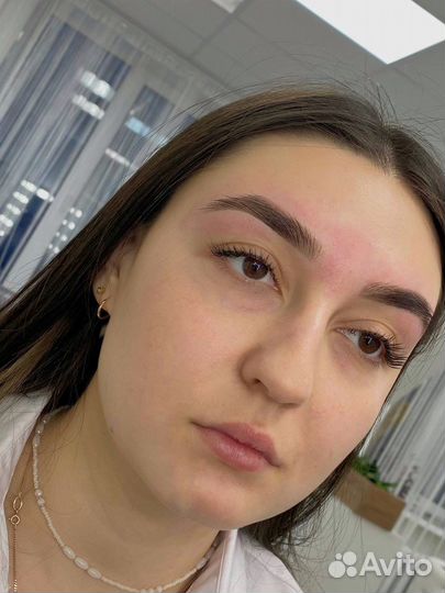 Ламинирование ресниц и архитектура бровей