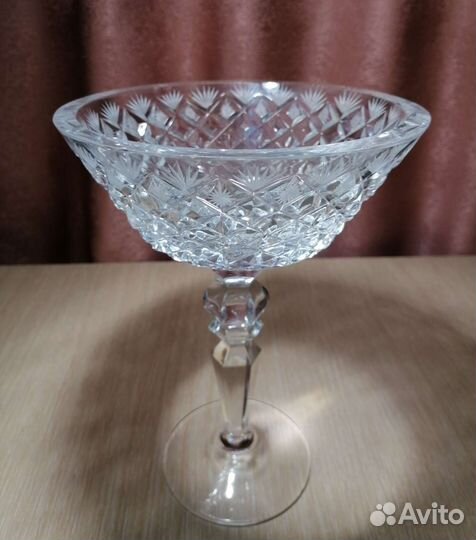 Ваза на ножке для фруктов и конфет