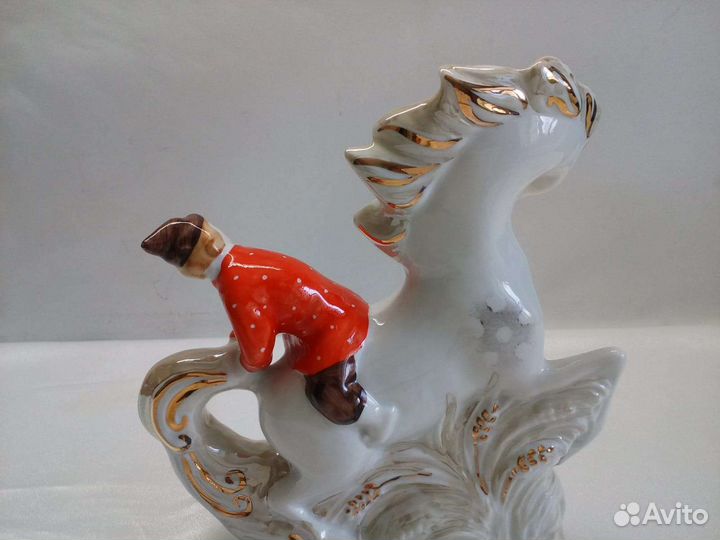 Фарфоровая статуэтка Сивка Бурка.Иванушка на коне