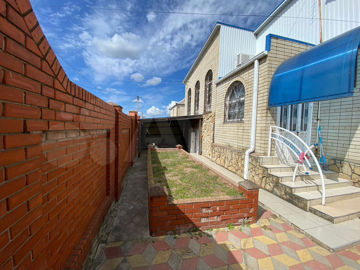 Дом 220 м² на участке 10 сот.