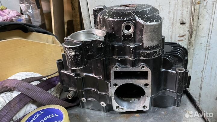 Кртер мотора + крышка генератора