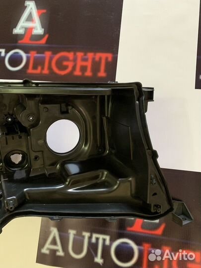 Корпус фары Toyota Land Cruiser 200 12-15 правый