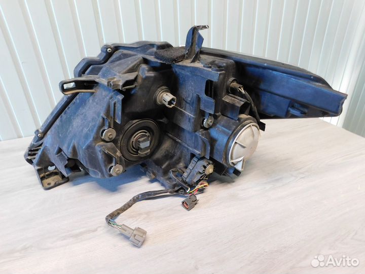 Фара правая Nissan Patrol Y62