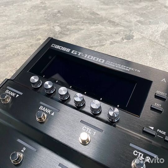 Напольный гитарный процессор Boss GT-1000