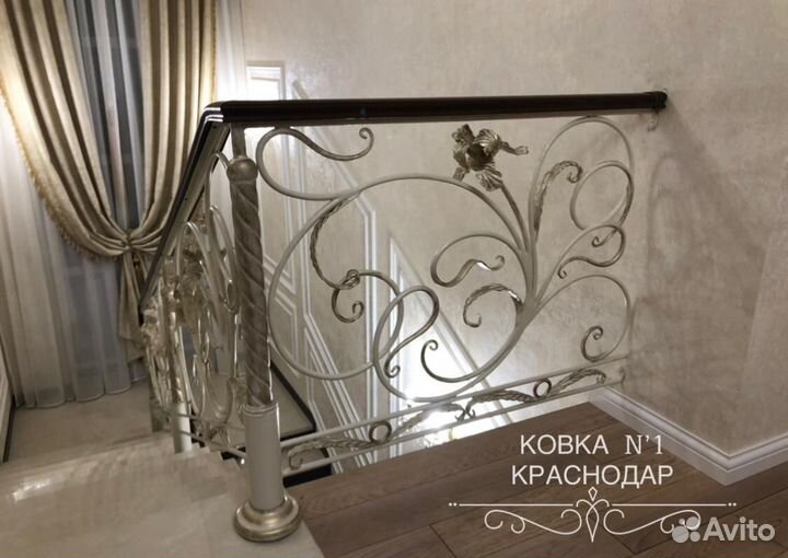 Кованые перила в коттедж