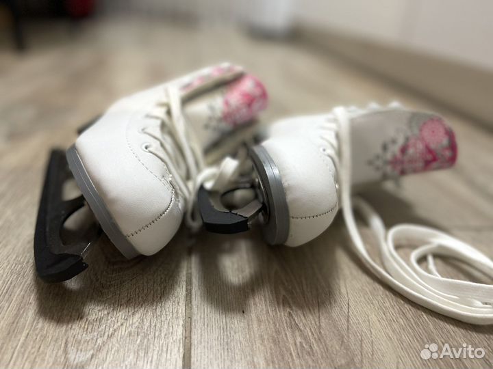 Фигурные коньки, р-р 30